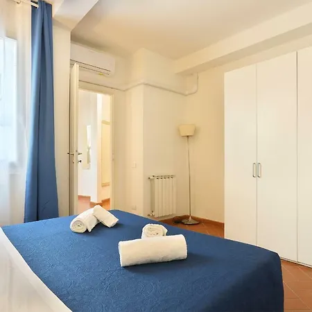 Golden Jack - Sweet Dreams In Apartment Florenz