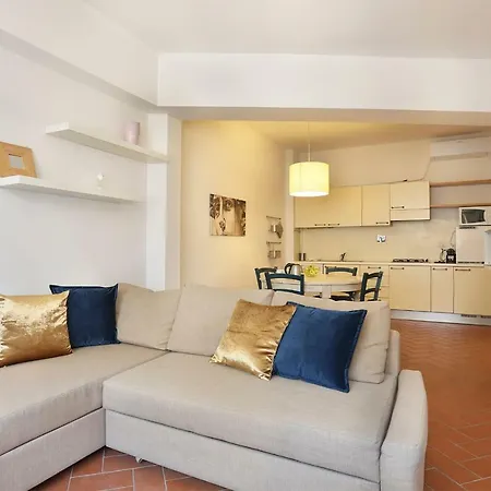 Golden Jack - Sweet Dreams In Appartement